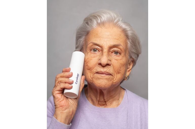 woman-in-purple-crew-neck-top