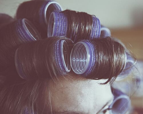 hairstyle-hairdresser-hair-pinned-up