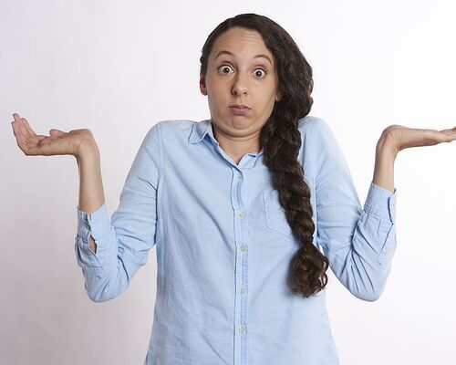 confused-hands-up-unsure